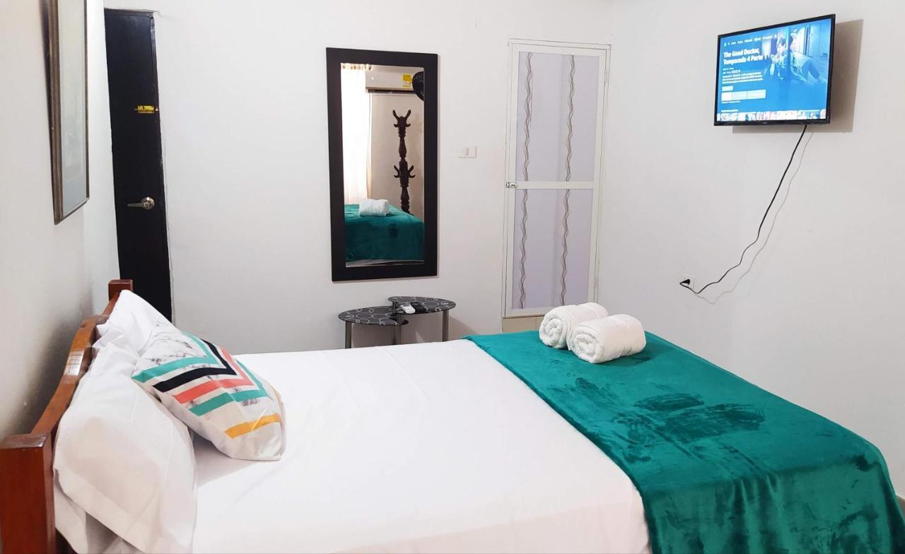 Urbanizacion Buenavista - Av Crisanto Luque Hotel Cartagena Exterior foto